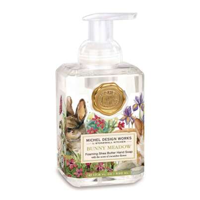 Sie sehen eine Packung Michel Design Works Seifenschaum Bunny Meadow, Produktbild: 01 Michel Design Works Seifenschaum Bunny Meadow, A-Nr.: 5863088 - 01