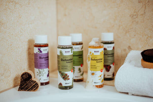 Sie sehen eine Packung Arlberger Ölschaumbad Melisse, Produktbild: 04 Arlberger Ölschaumbad Melisse, A-Nr.: 0553503 - 04