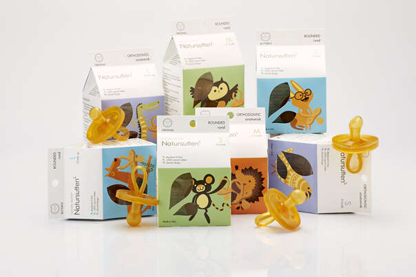 Sie sehen eine Packung Bio Schnuller Rundschild Kirschform Größe L, Produktbild: 02 Bio Schnuller Rundschild Kirschform Größe L, A-Nr.: 5568521 - 02