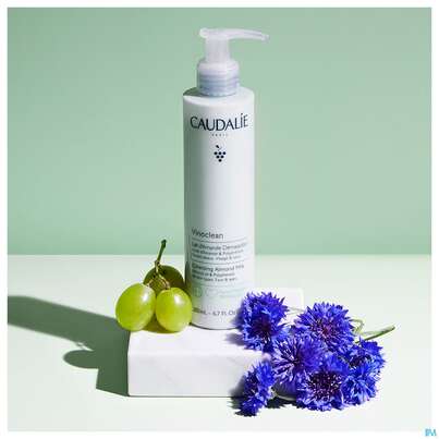 Sie sehen eine Packung Caudalie Vinoclean Reinigungsmilch Mandel 200ml, Produktbild: 06 Caudalie Vinoclean Reinigungsmilch Mandel 200ml, A-Nr.: 5413681 - 06